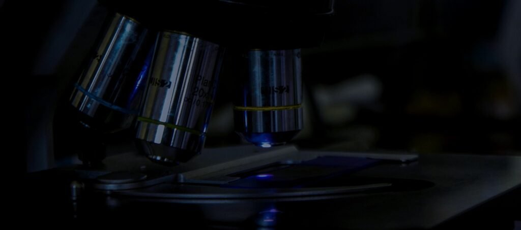 Microscope objectives in a laboratory – PerformanceLabs UK